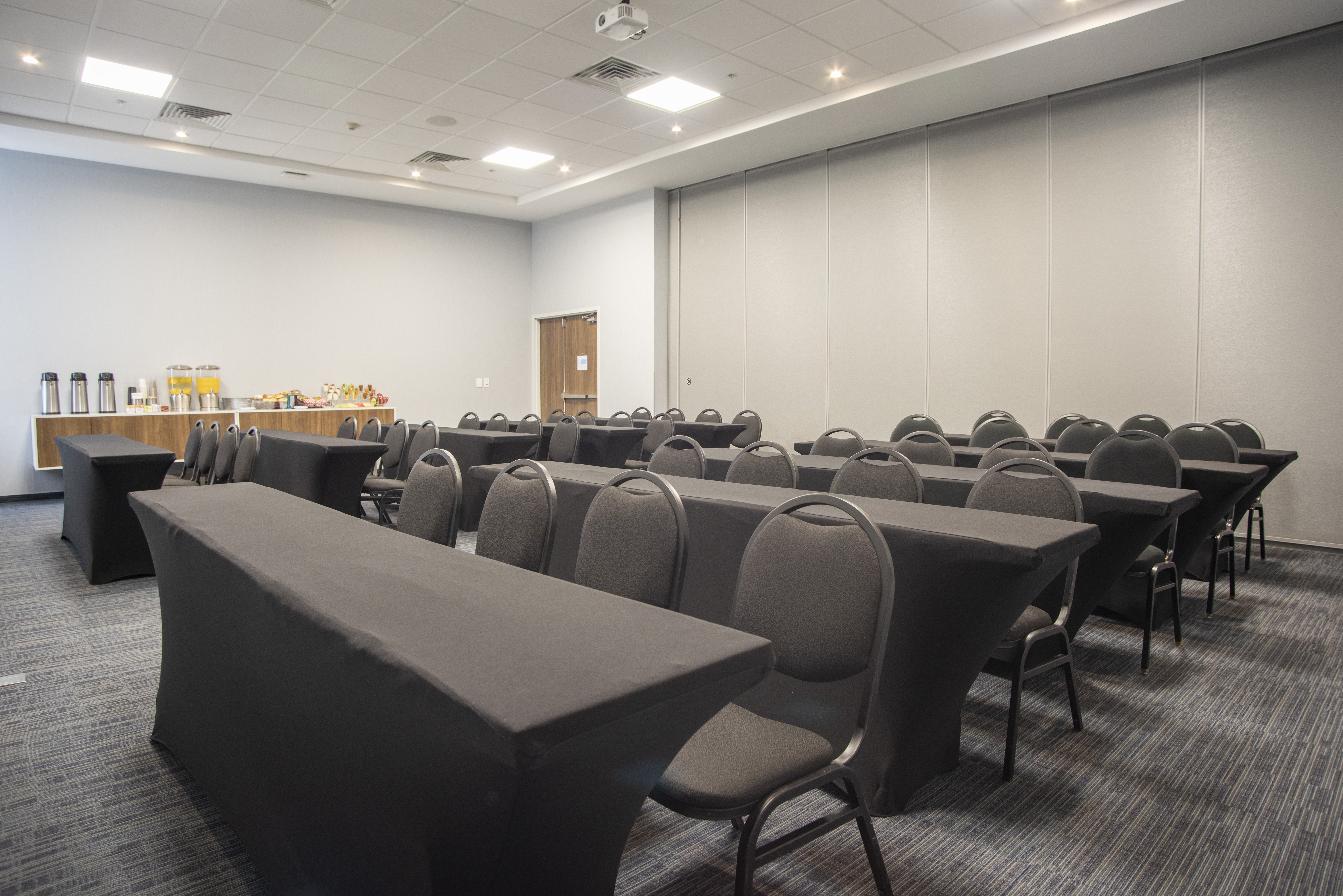 Holiday Inn Express Guadalajara Iteso 61/72