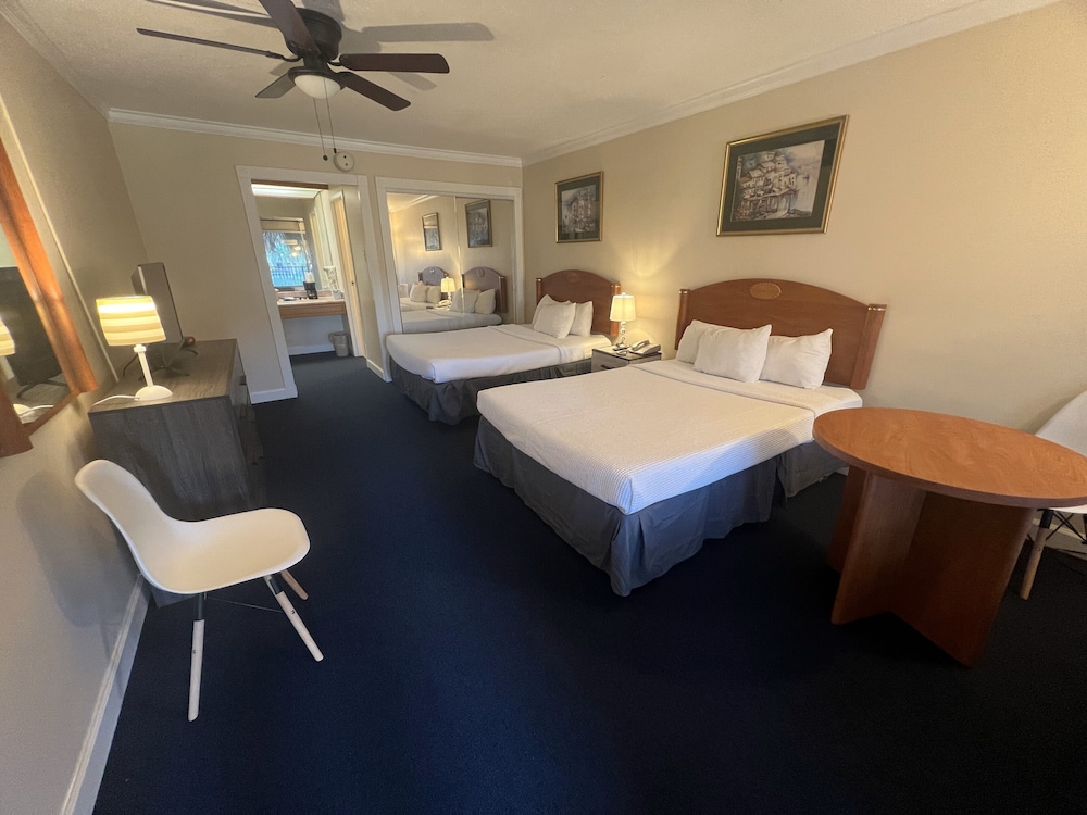 Grand Palms Resort 32/58