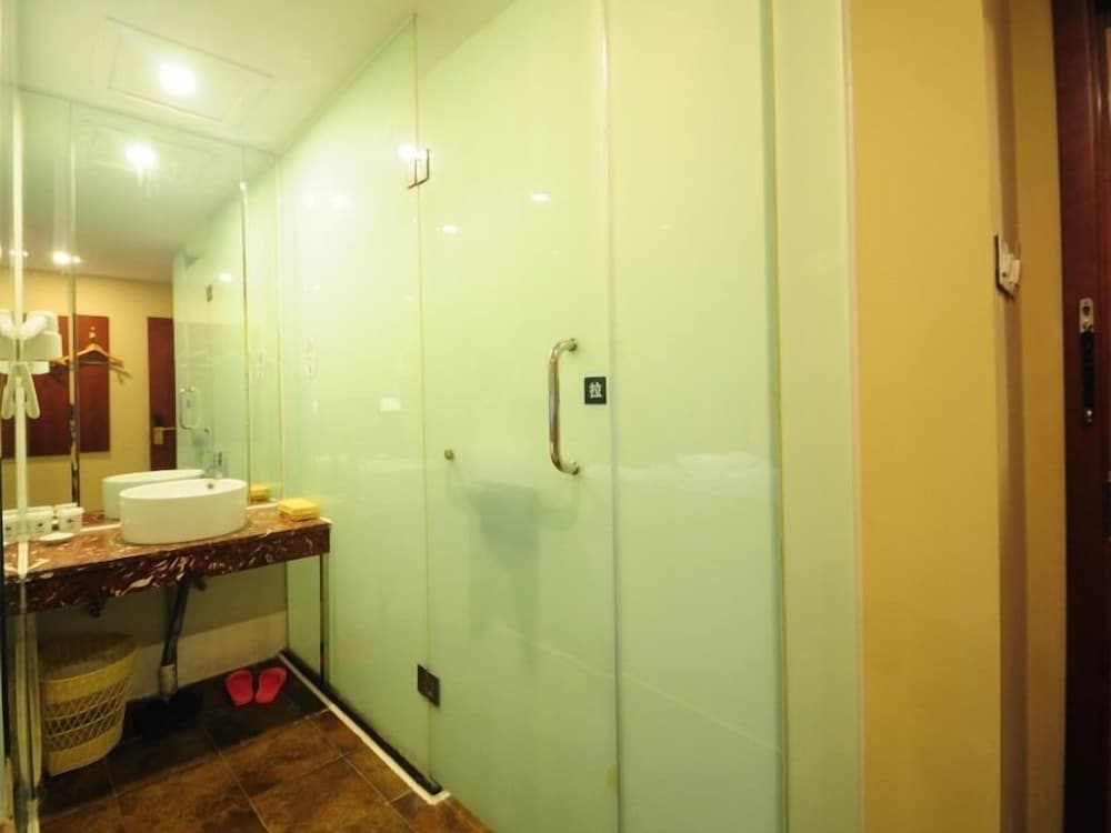 GreenTree Inn HeFei Shushan District Dashushan Metro Station Express Hotel 20/20