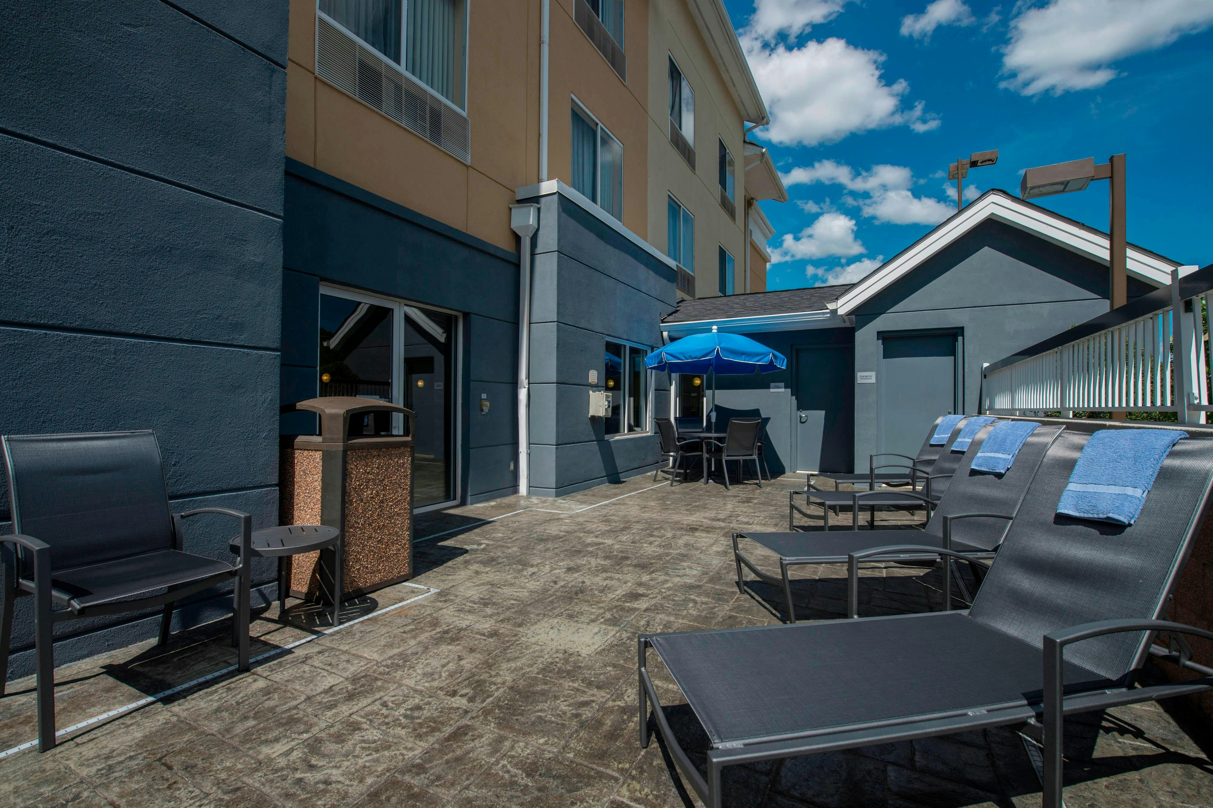 Fairfield Inn And Suites By Marriott Greenwood 44/47