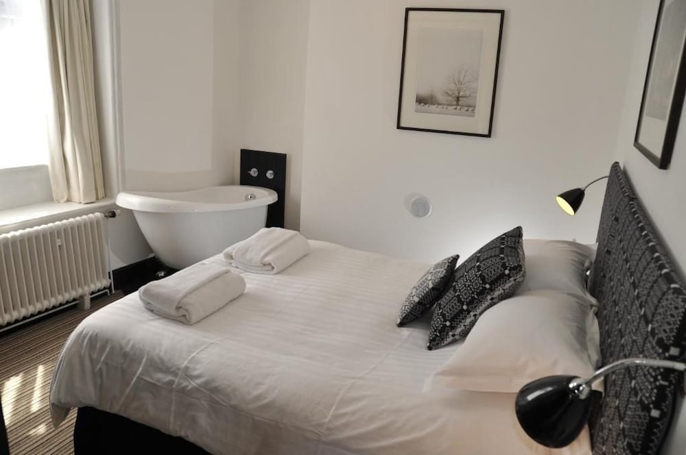 manorhaus Llangollen 11/50