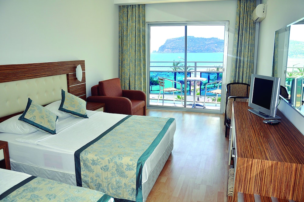 Blue Diamond Alya Hotel 12/42