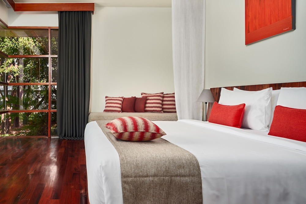 TEMPLATION HOTEL 17/75