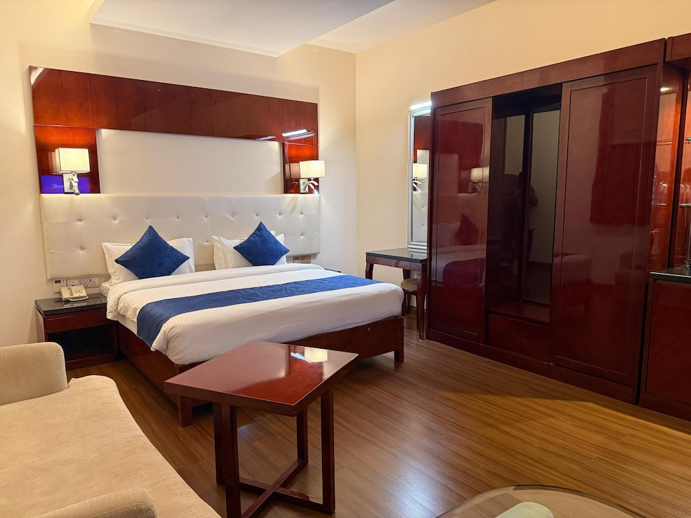 Golden Tulip Headington Ruwi Hotel 31/80