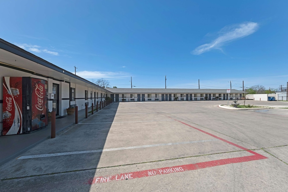 Americas Best Value Inn San Antonio Downtown Riverwalk 36/42