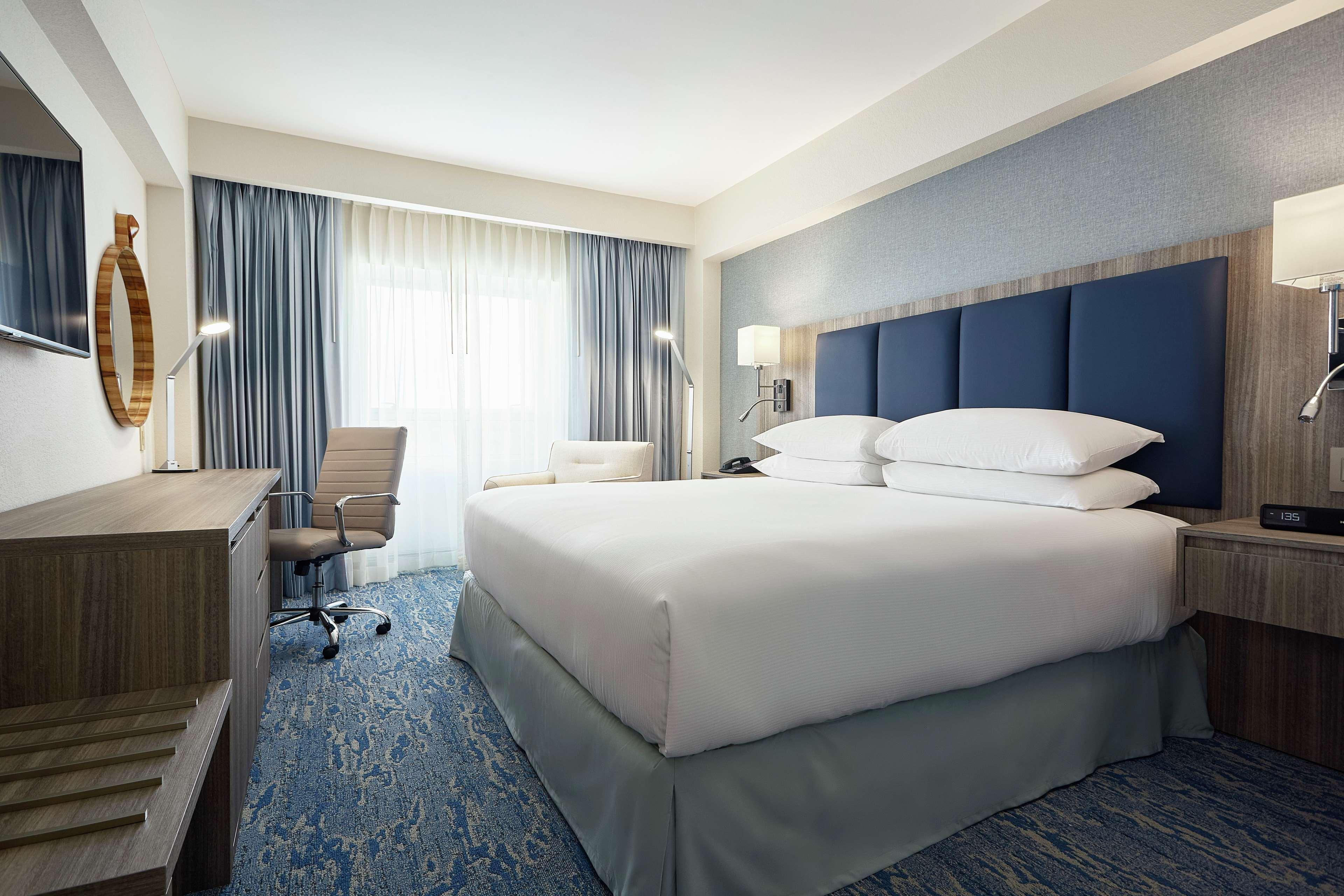 2 ROOMS, SUITE, KING BED, SOFA