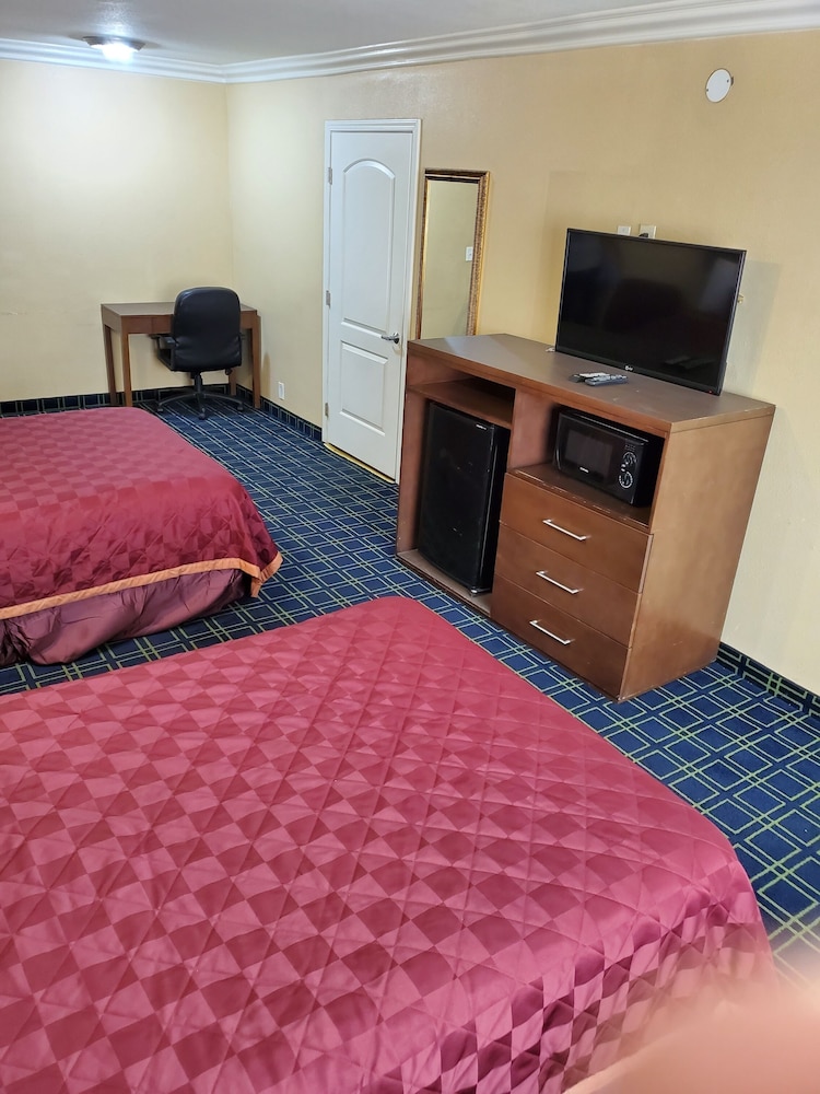 Delmonico Motel 4/11