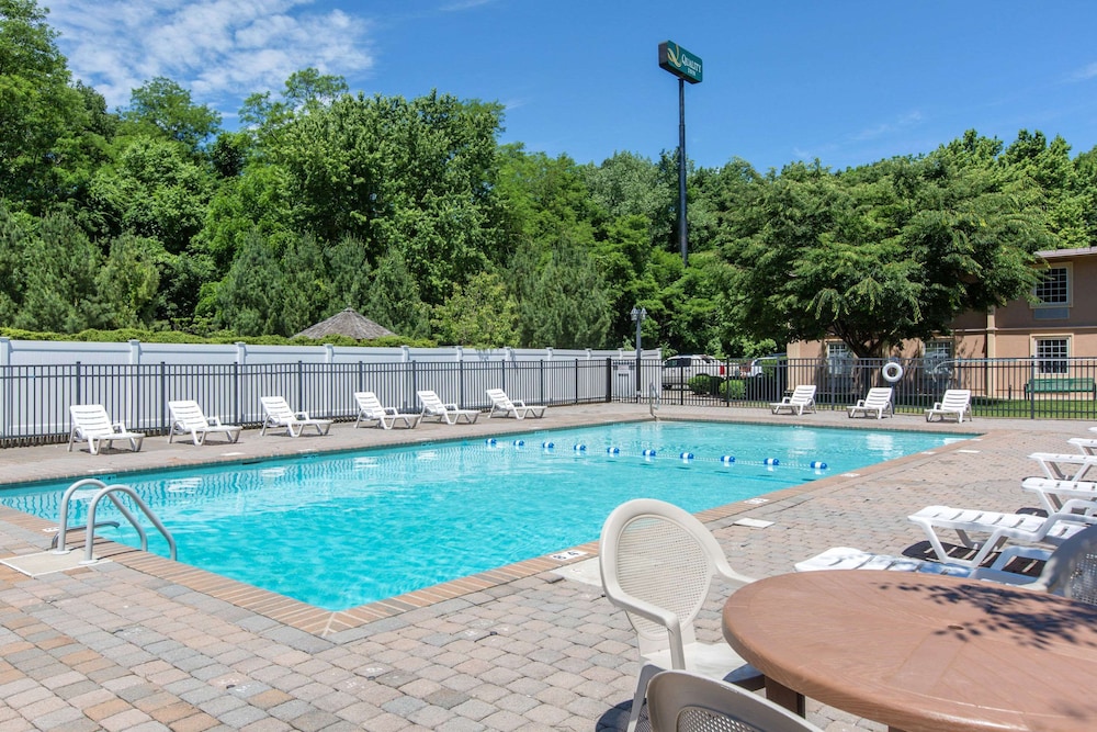 Quality Inn Ledgewood - Dover 2/42