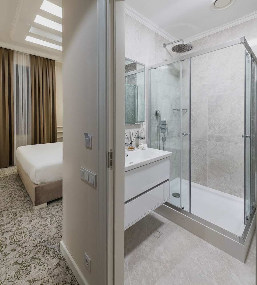 Zarafshon Parkside Hotel 31/32
