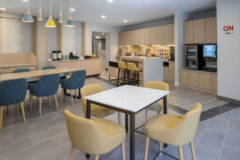 Holiday Inn Express Hotel Suites San Pablo Richmond Area 46/60