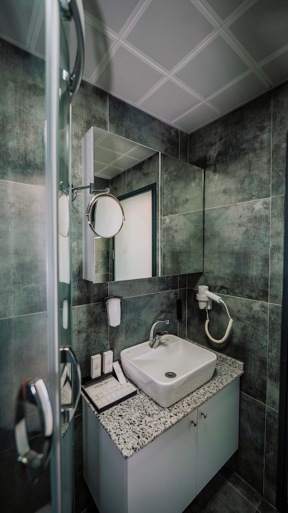 Marlen Hotel Bayrakli 48/48