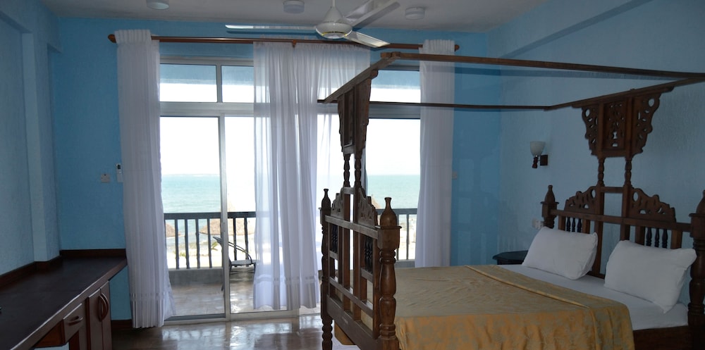 Serene Beach Resort 33/76