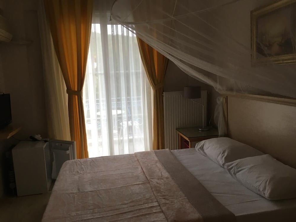 Melaike Otel 23/72