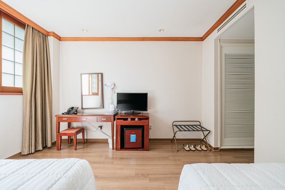 Samhaein Tourist Hotel 22/46