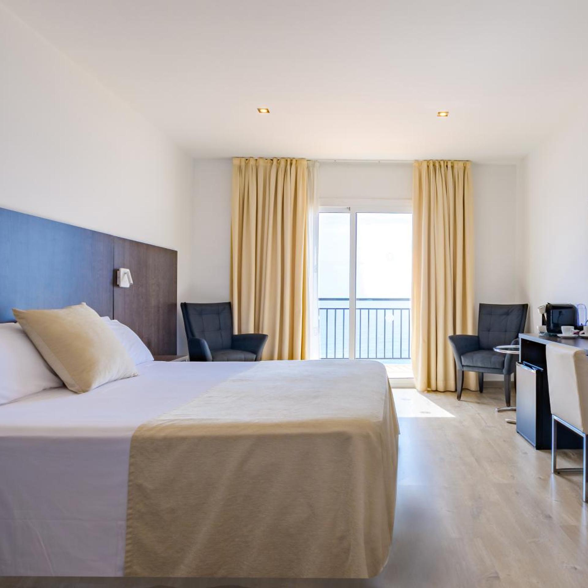 Deluxe, Double Bed, Sea View