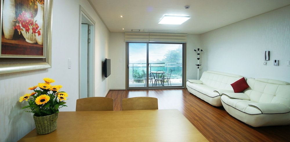 Jeju J Pension 30/37