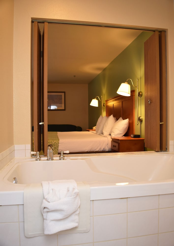 Beachfront Hotel 49/50