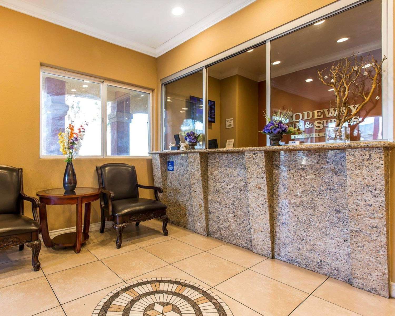 Rodeway Inn and Suites Corona 8/39