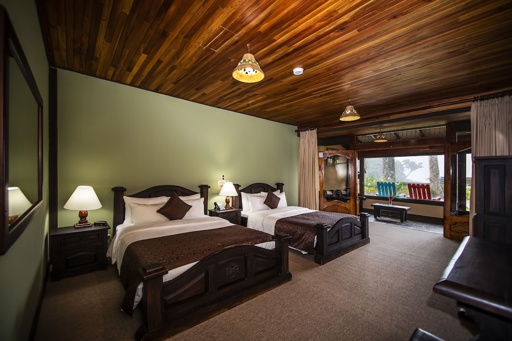Trapp Family Lodge 12/64
