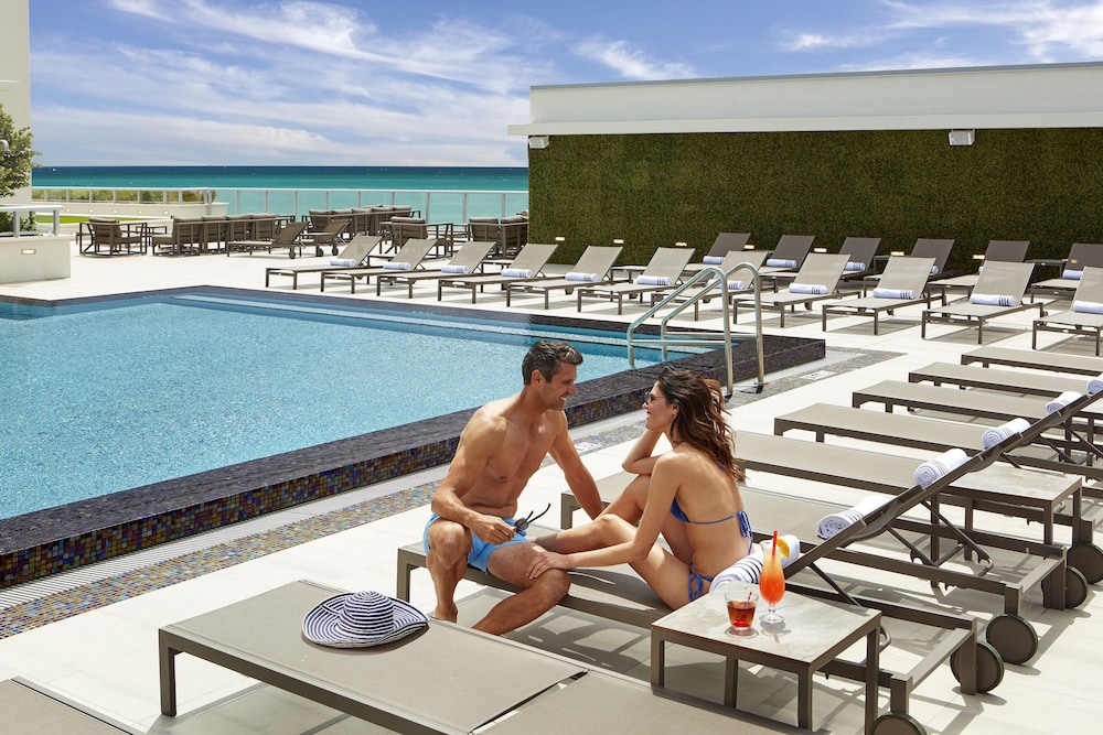 COSTA HOLLYWOOD BEACH RESORT 59/72