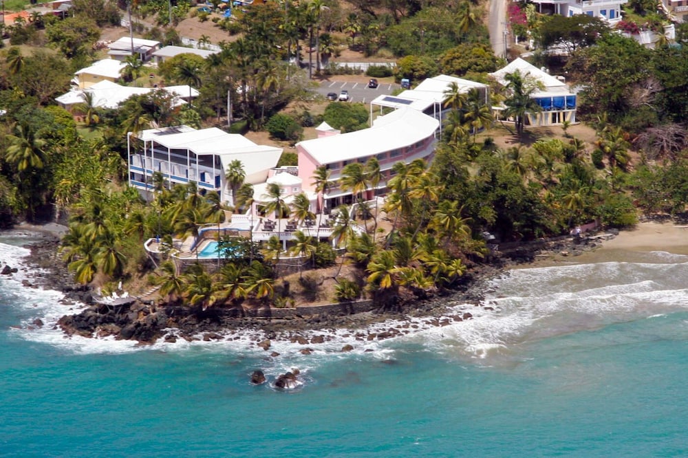 Blue Haven Hotel 53/58