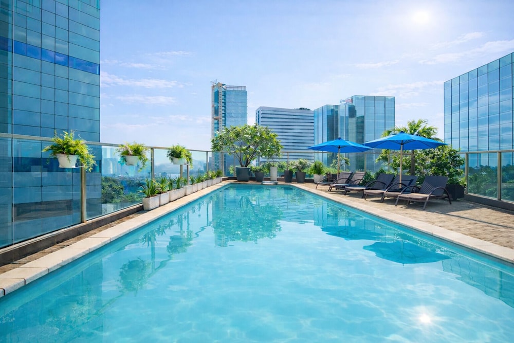 Nicecy Hotel Suites Spa 58/65