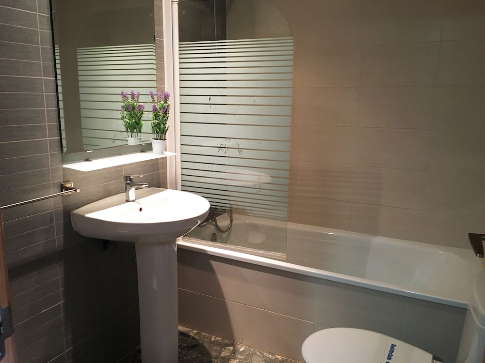 APARTAMENTOS RESIDENCIAL DOÑA CARMEN 3000 50/50