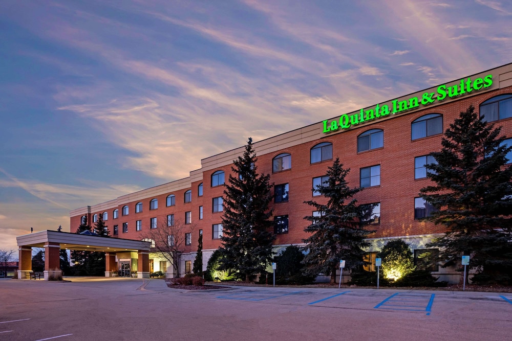 La Quinta Inn Suites Madison American Center 1/38