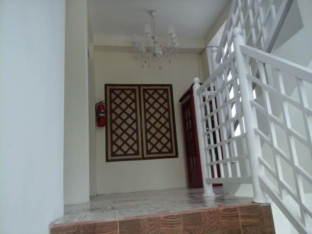 Griya Nendra Hotel 4/50