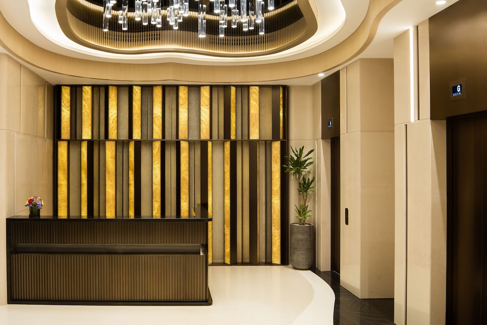 BURLINGTON HOTEL 42/58