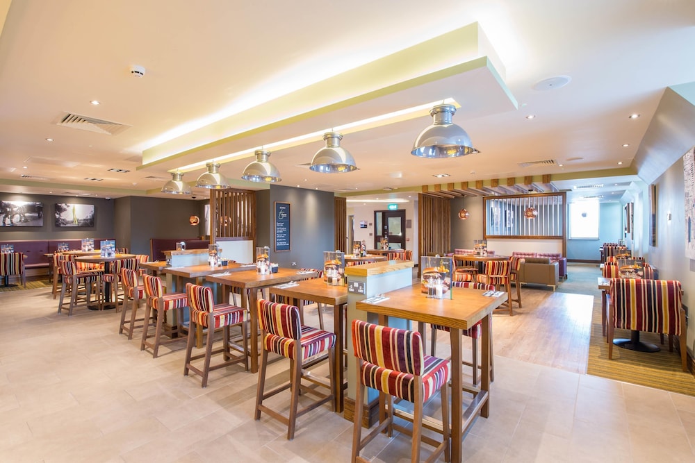 Premier Inn Telford (The International Centre) 32/43