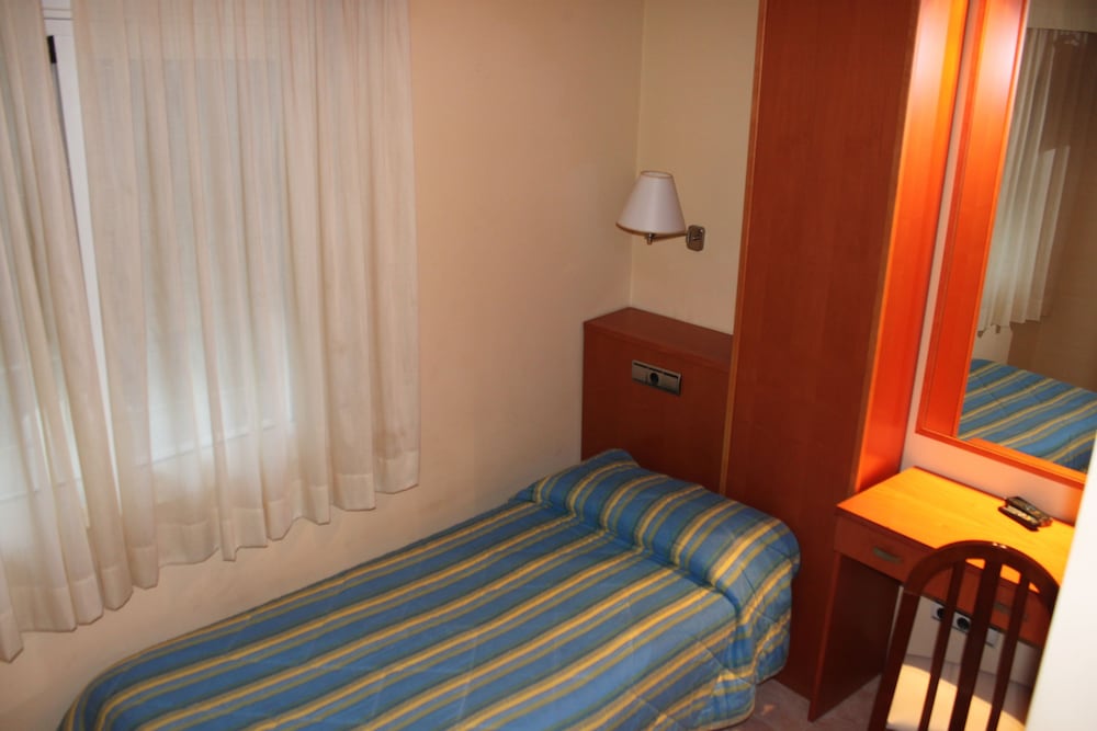 Hotel Del Port 10/22