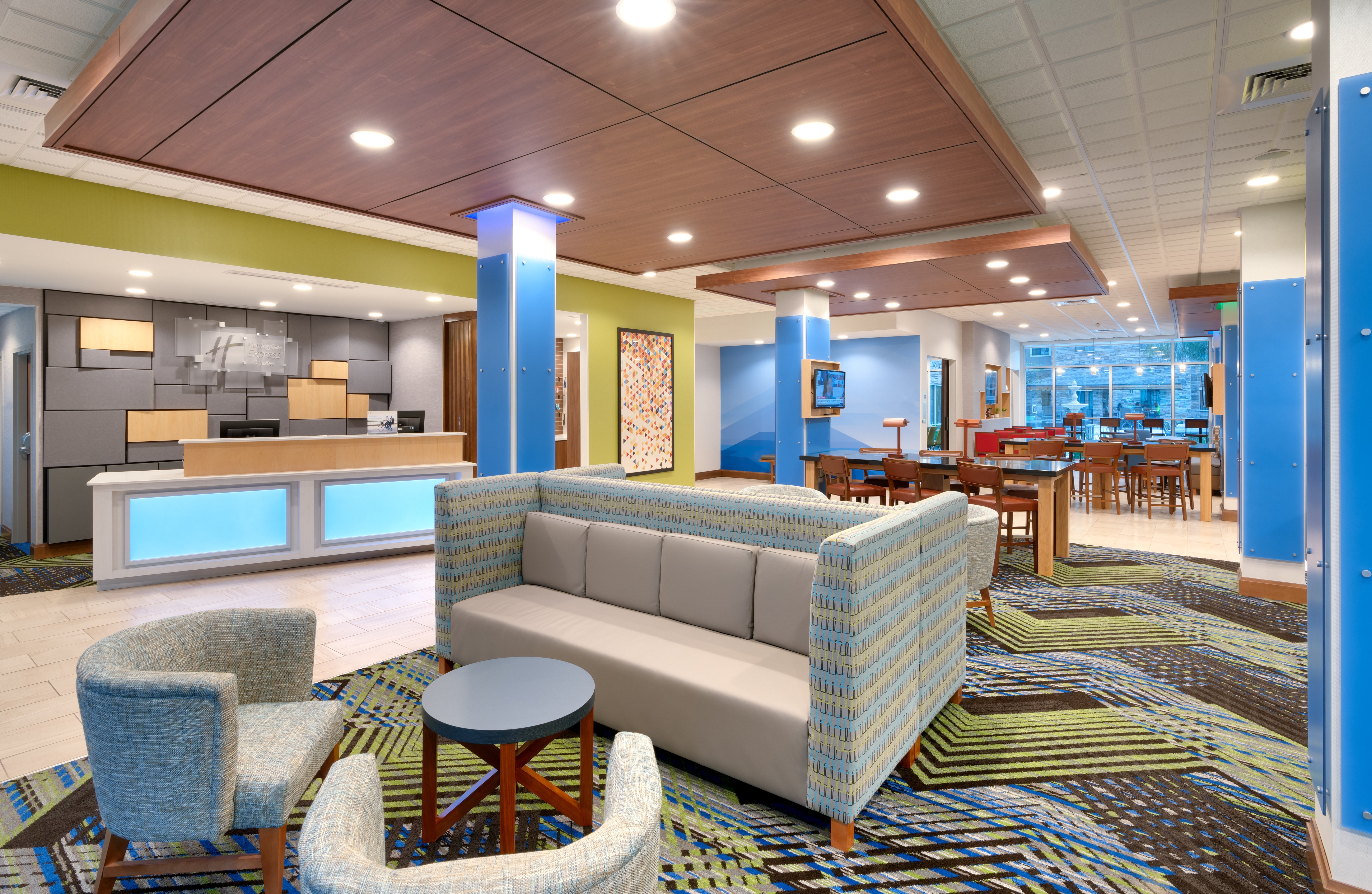 Holiday Inn Express Suites Gainesville I 75 54/68