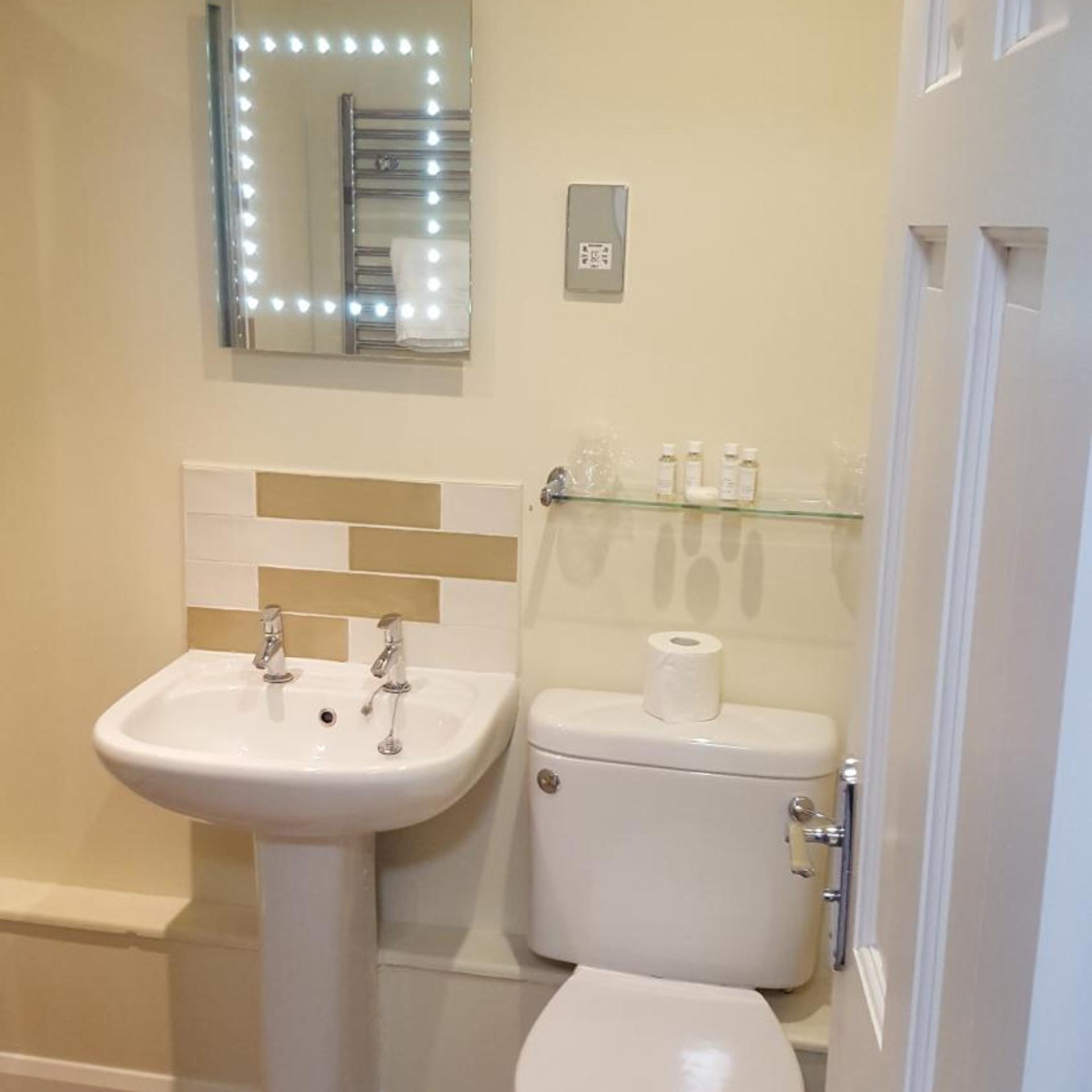 Room, Single, Norfolk Arms Hotel 8/10