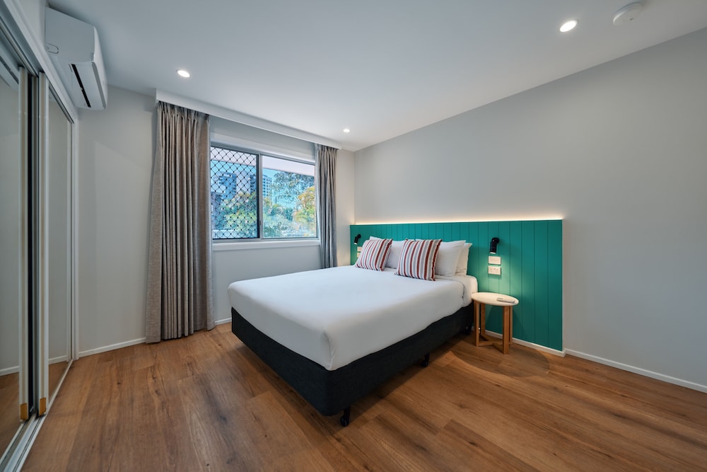 2 BEDROOMS, APARTMENT