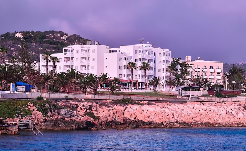 Astreas Beach Hotel 33/50