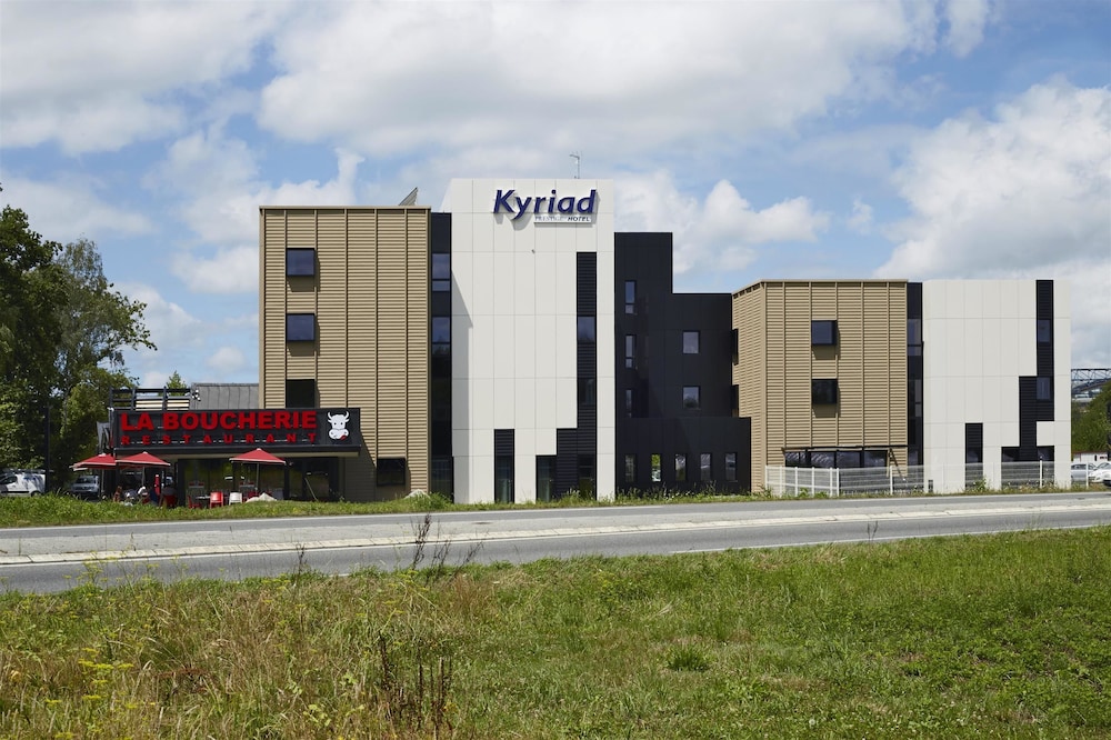 KYRIAD PRESTIGE PAU - ZENITH - PALAIS DES SPORTS 53/54