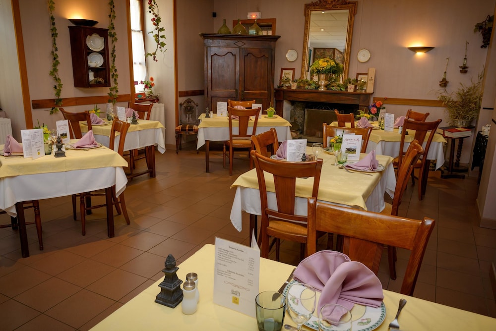 HOSTELLERIE DES LAURIERS 25/30