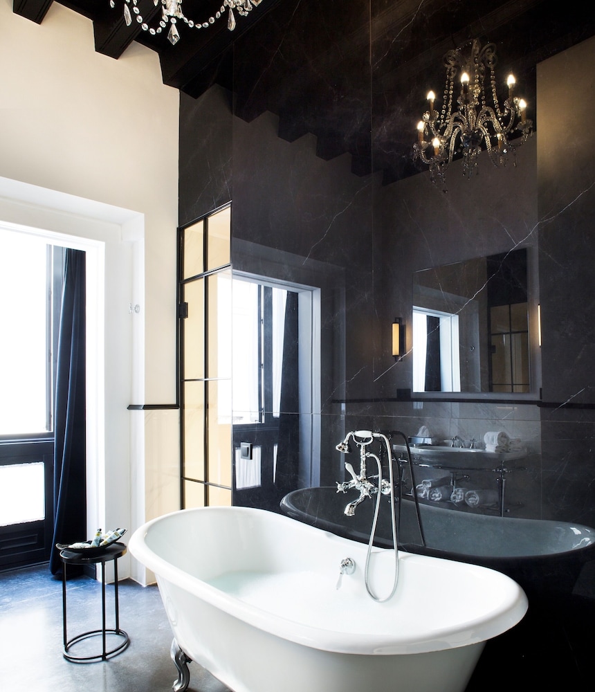 Casa Canovas Boutique Hotel 43/50