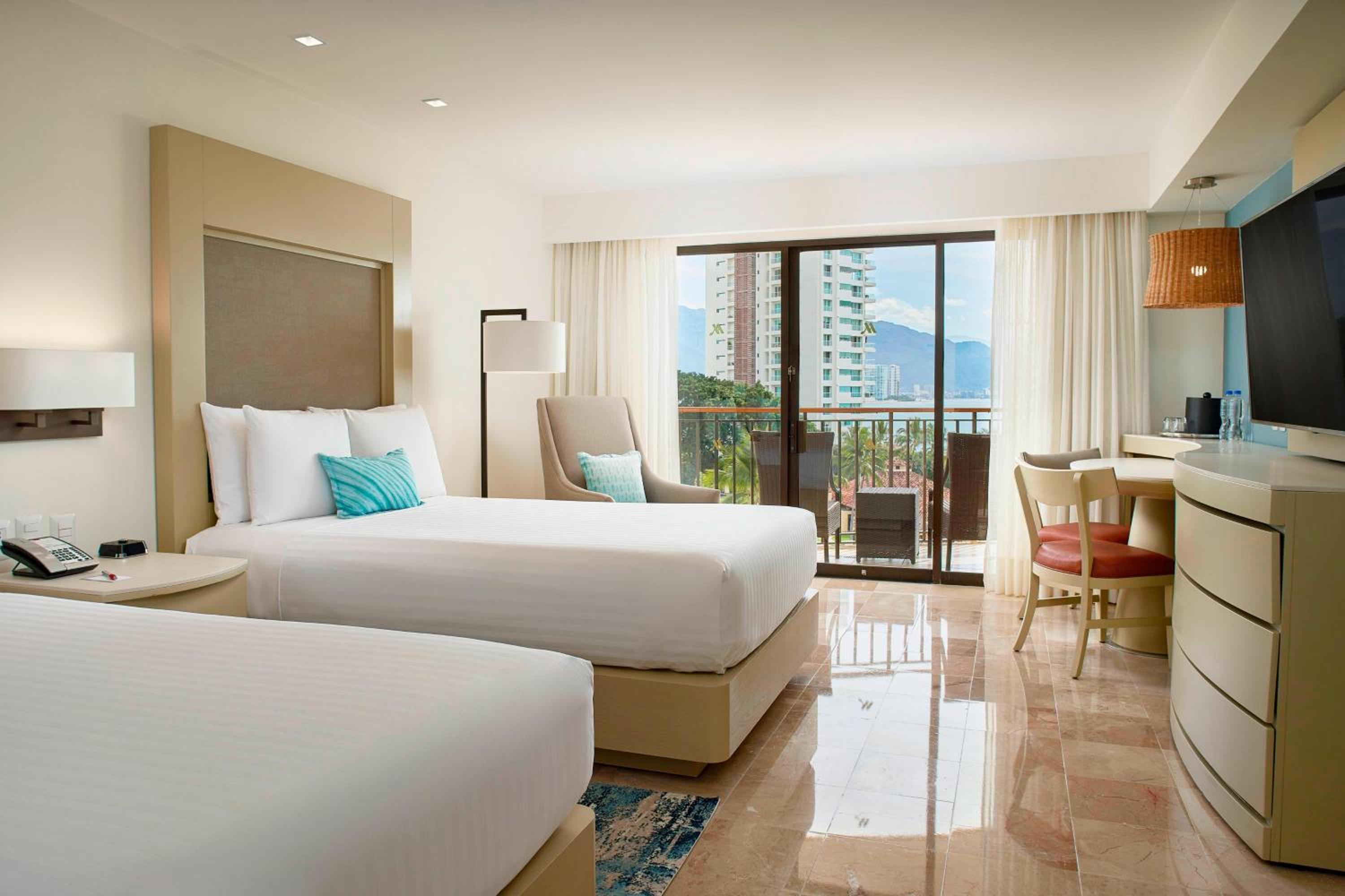 Guest Room, King Bed, Panoramic Ocean View, Sofa