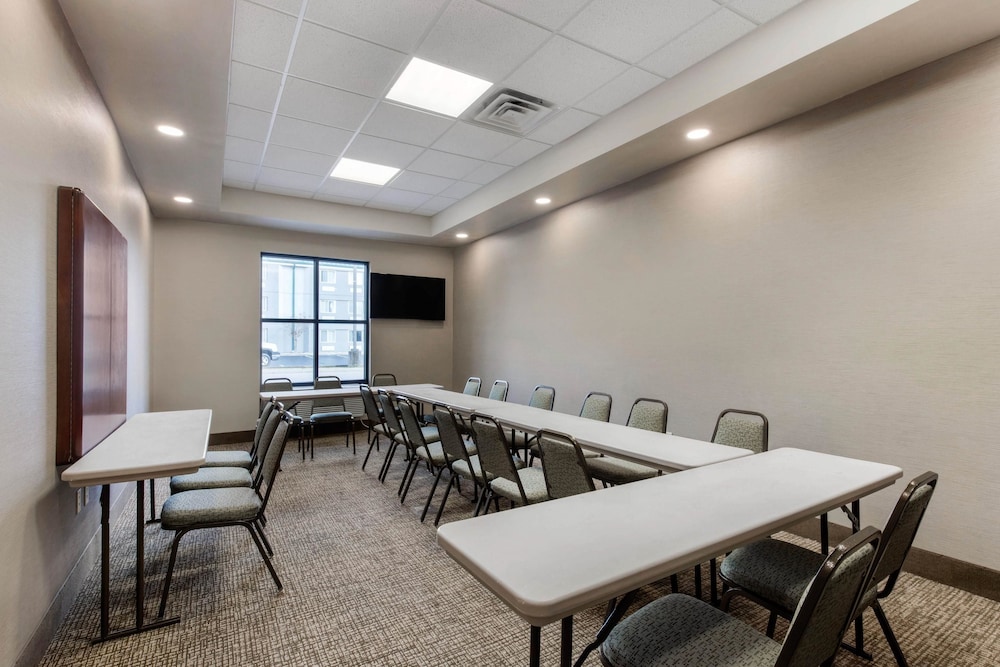 Comfort Suites Nashville 42/46