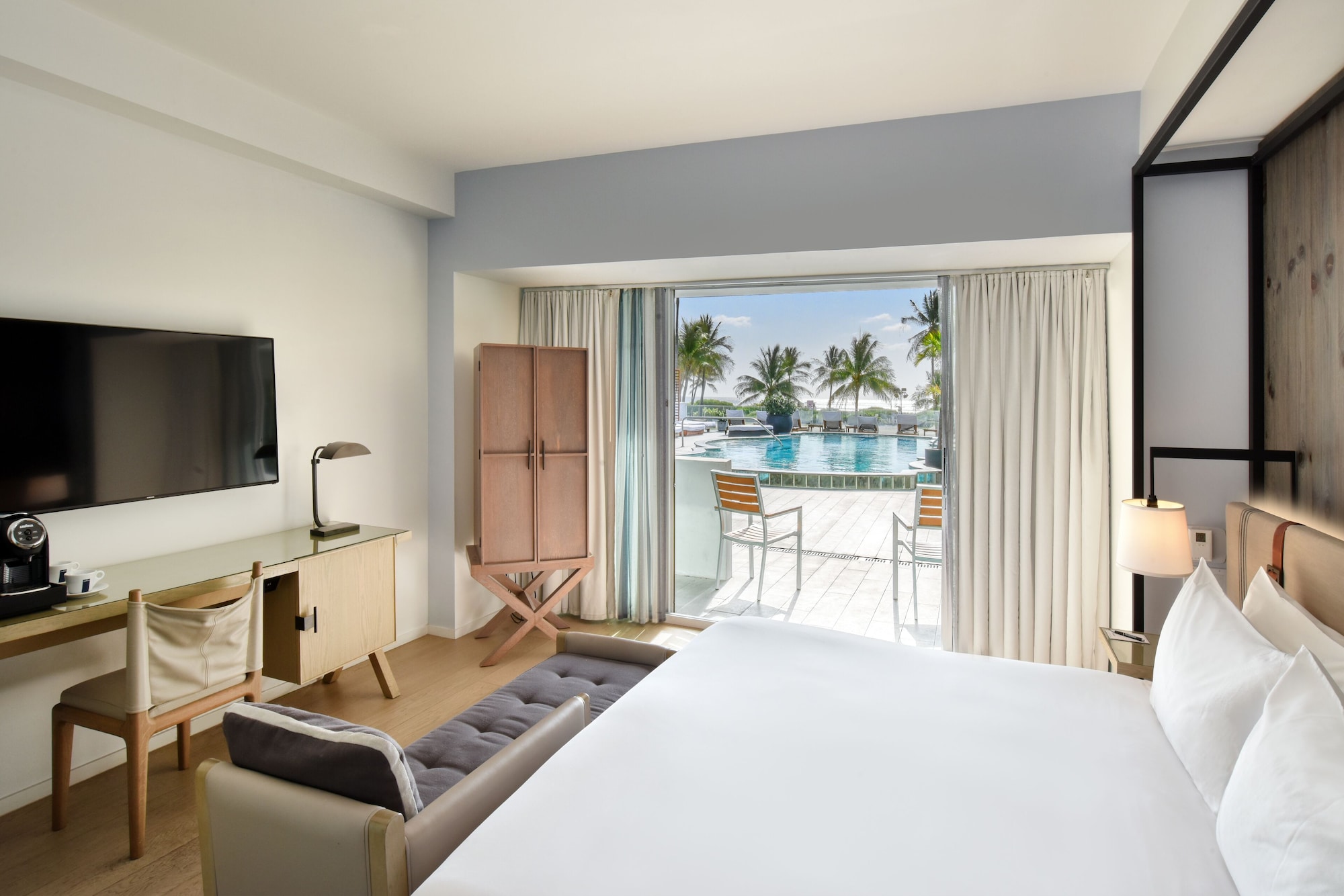 Pool, King Bed