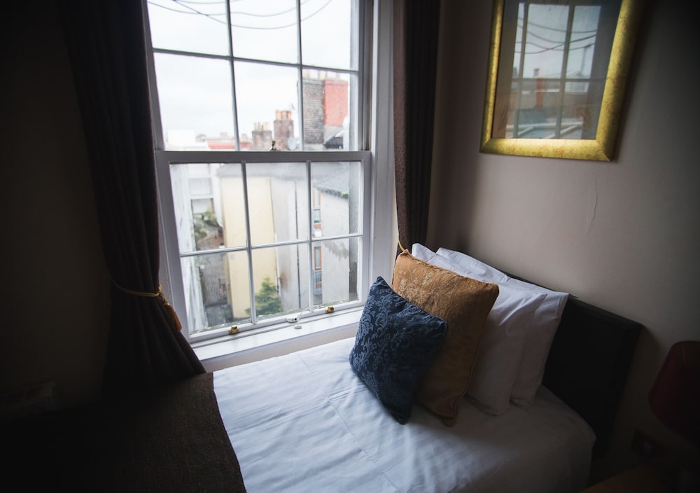 Dublin Citi Hotel 37/49