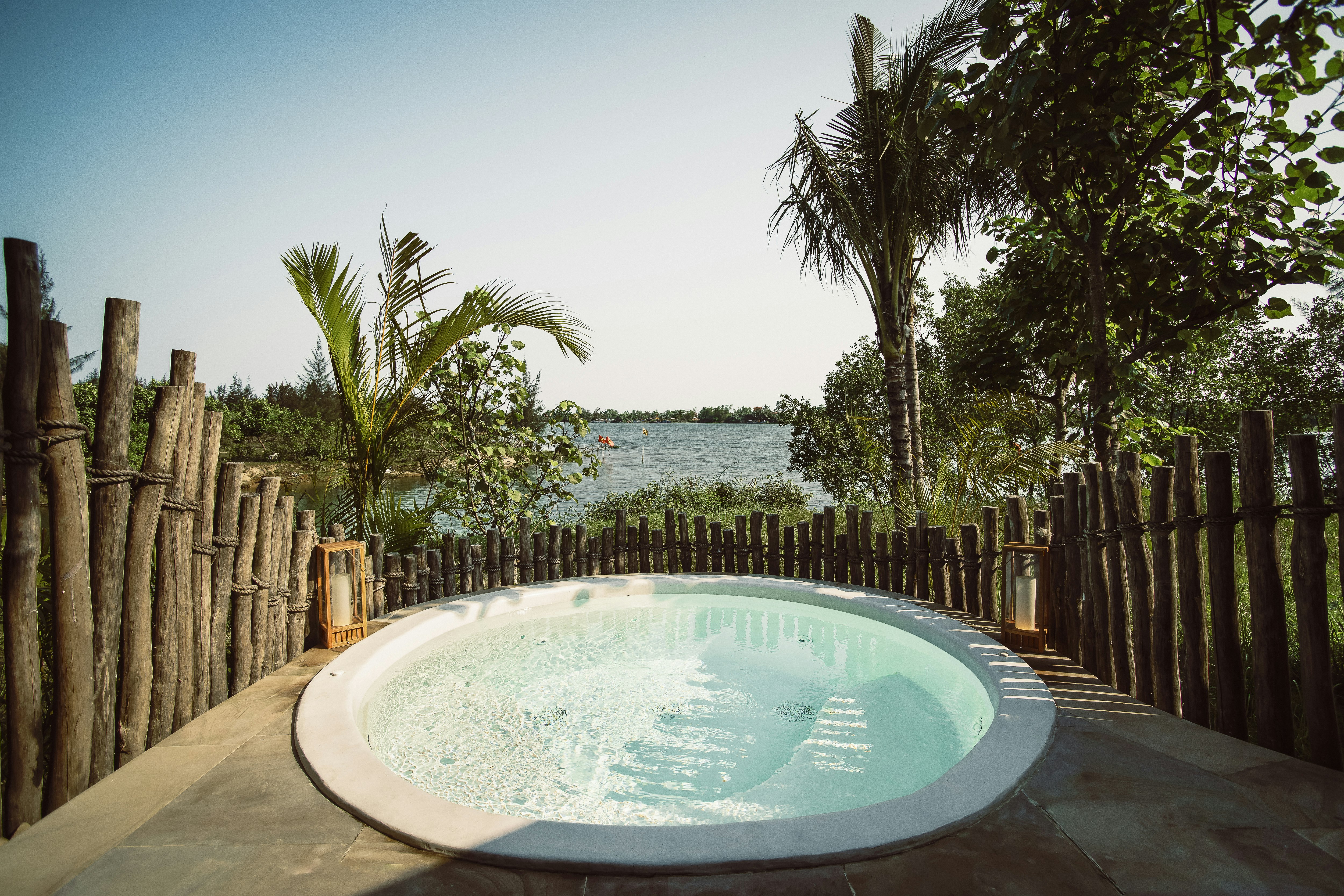 Namia River Retreat 30/50