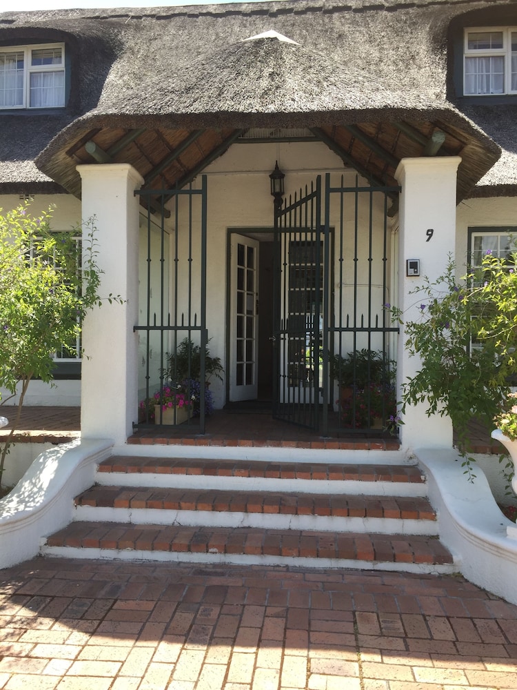 Howard's End Manor 2/50