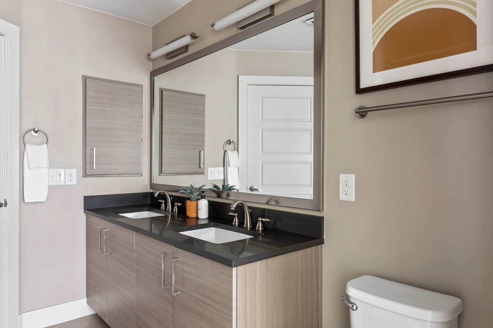2 Bedrooms, Family, Apartment, Futon Bed, 2 King Beds, 2 Bathrooms، Kasa Denver Union Station Apartments 4/7