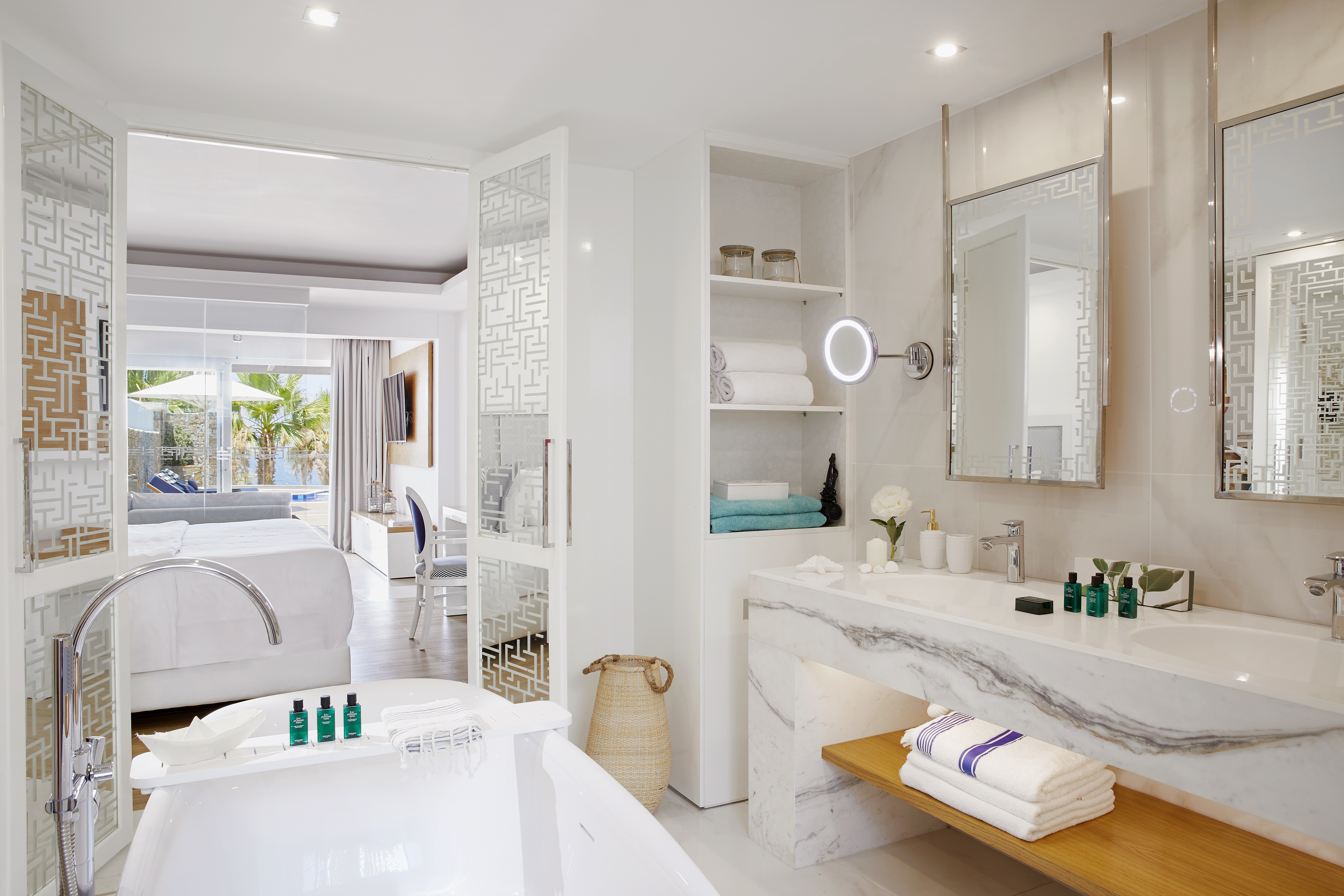 3 Bedrooms, Royal, Pool, Villa