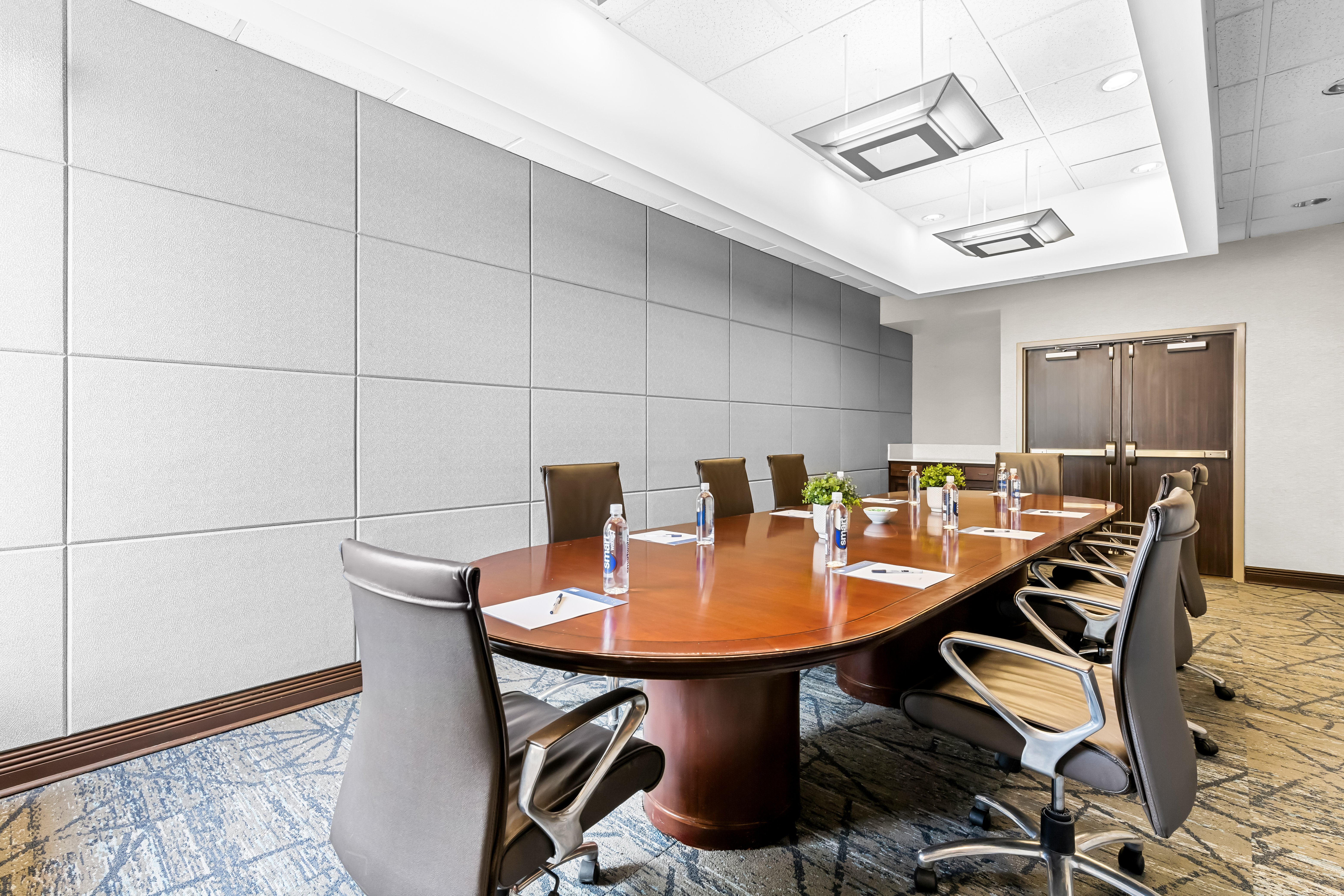 Holiday Inn Express Nashville-Hendersonville 24/41