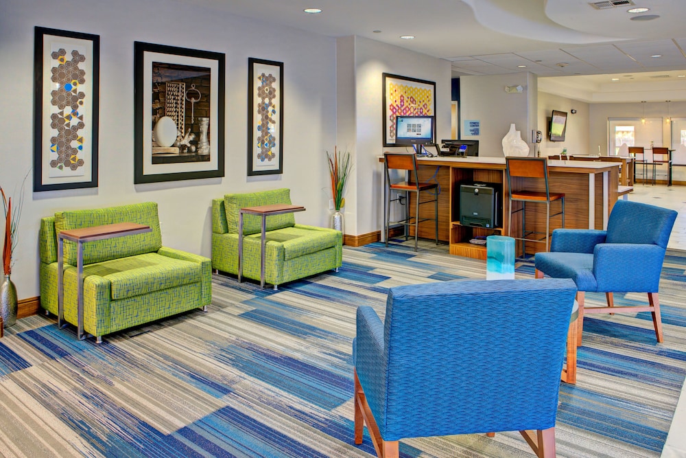 Holiday Inn Express Hotel Suites Hutto 49/72