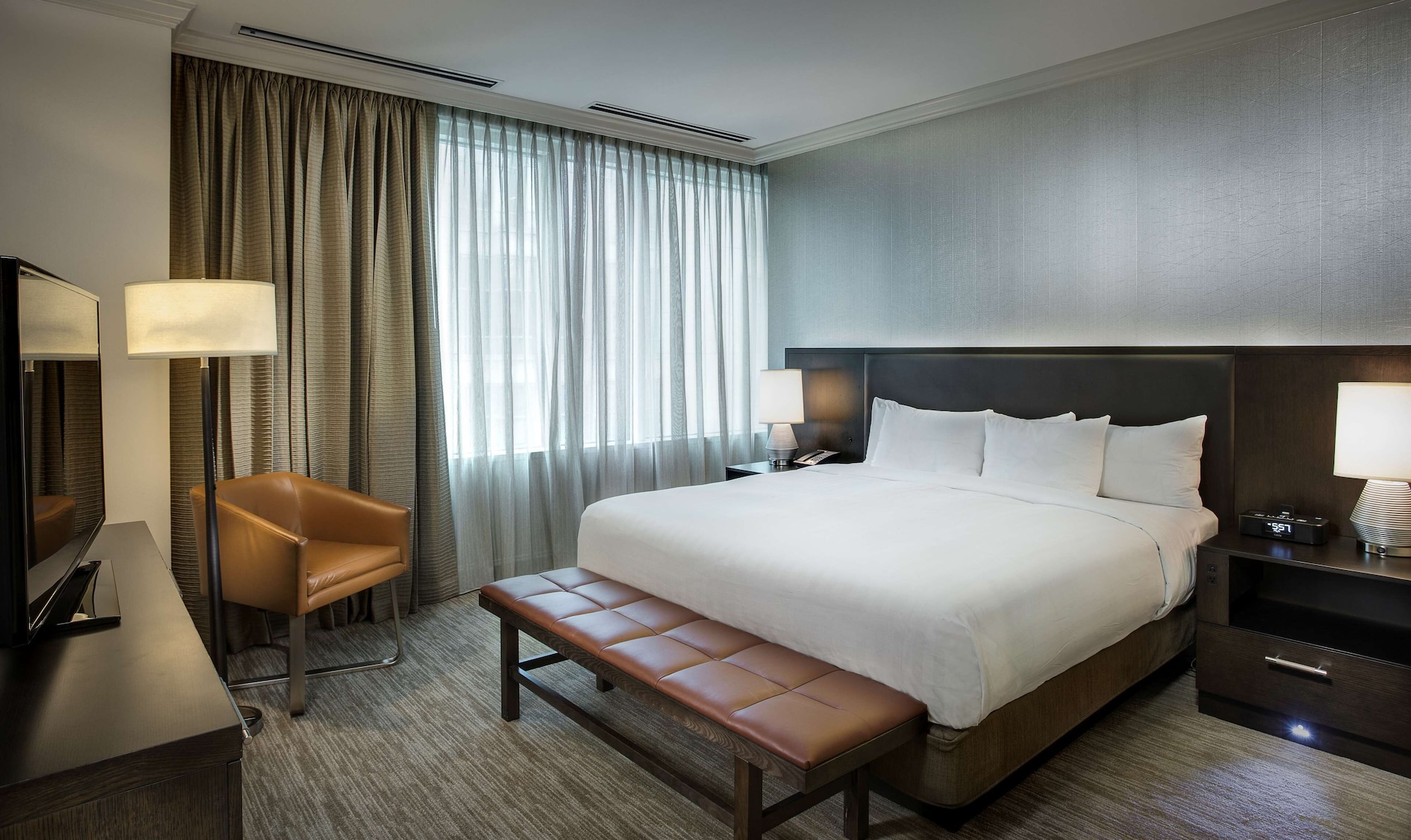 ROOM, KING BED, ACCESSIBLE